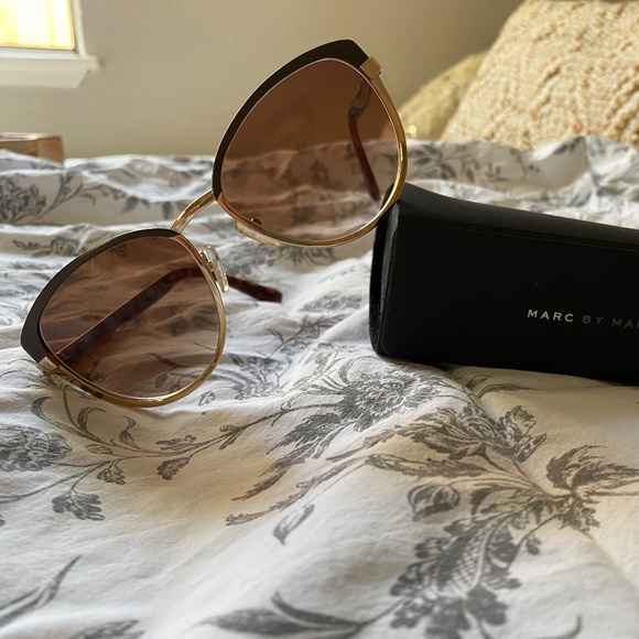 Marc by Marc Jacobs MDJCC Cat Eye Sunglasses, Tortoise Shell and Gold - Picture 1 of 6